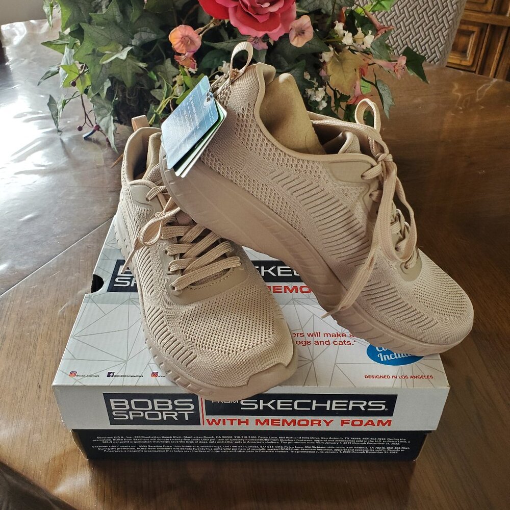 Skechers Women's Bobs Squad Chaos – Face Off Sneaker